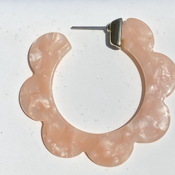 Soft Pink Resin Scalloped Hoop Earrings, Excellent Condition, No Backs/Stops - Picture 6 of 9